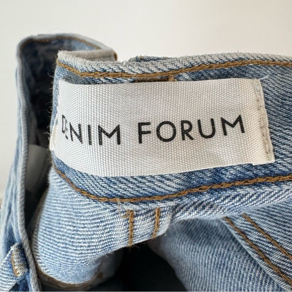 Aritzia Denim Forum Ex Boyfriend Jean Denim Short Raw Hem Size 24 - Picture 7 of 8